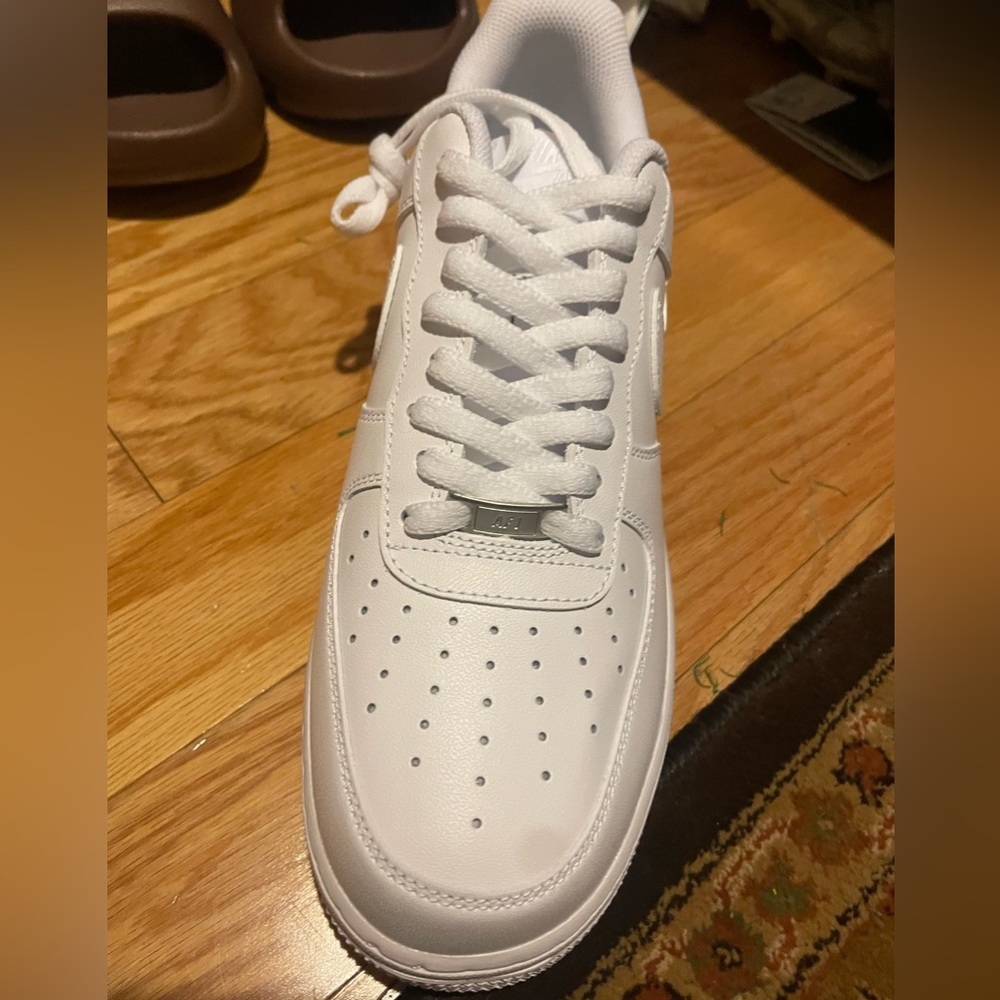 brand new af1 size 9, got them for a friend but they don’t fit him - Picture 1 of 6